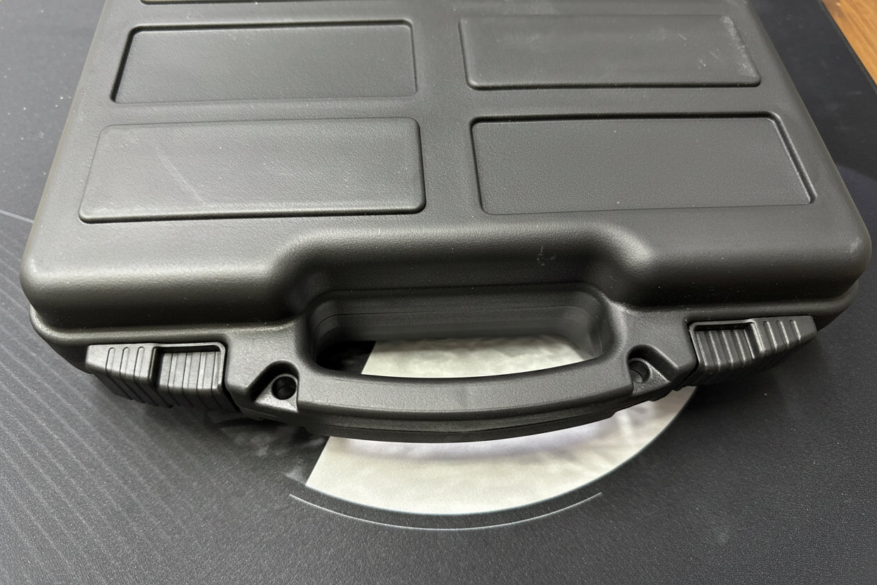 Valigetta rigida porta pistola Lynx Tech nera, chiusure scorrevoli e maniglia superiore
